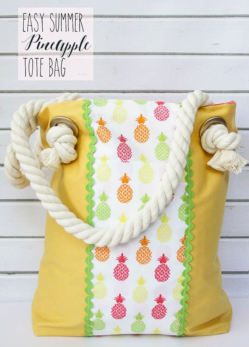 Easy Summer Pineapple Tote Bag - This cute bag is so easy to sew up and has all kinds of pockets for holding your keys and phone. 