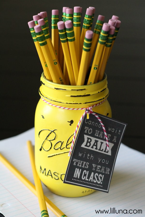CUTE Ball Jar Gift idea for teacher { lilluna.com }