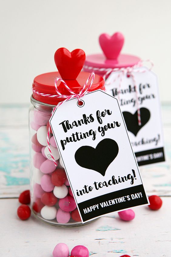 20+ Handmade Valentines - a handful of super cute, printable Valentines! Perfect for classroom Valentines!! { lilluna.com }