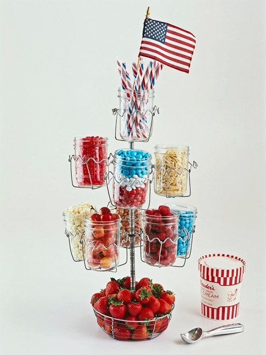 4th of July Decor Ideas to make your home look more patriotic and festive! { lilluna.com }