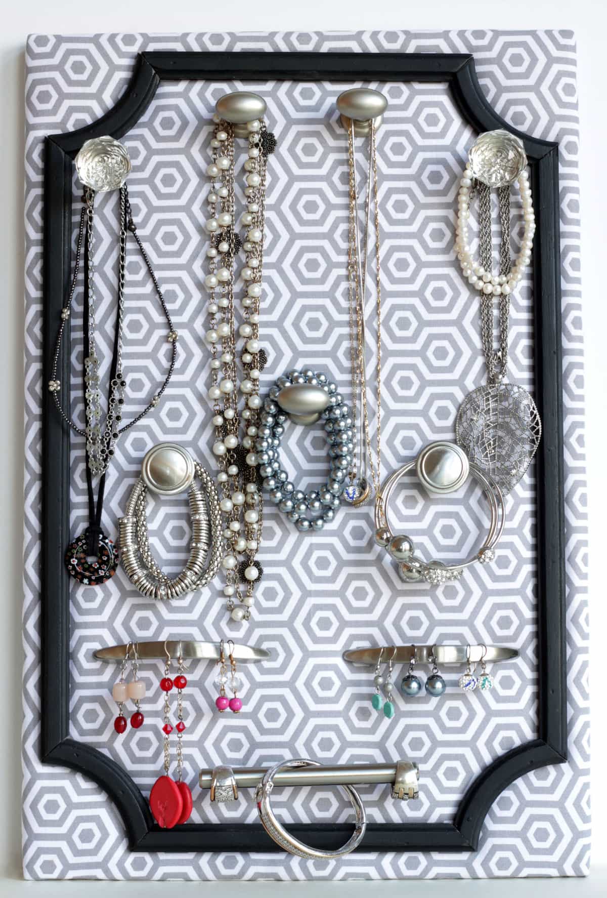 diy} How to Make a Jewelry Organizer • The Pinning Mama