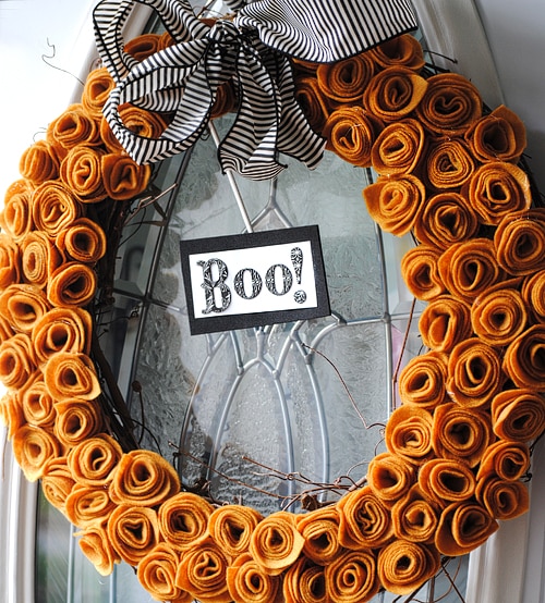 A great collection of 50+ DIY Halloween Wreaths - so many great ideas! 