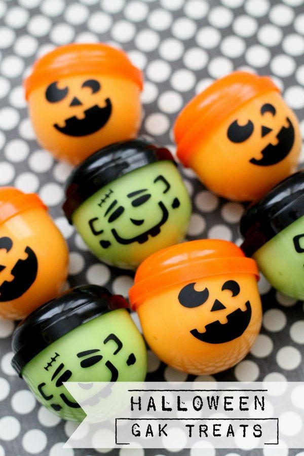 20+ Non-Candy Halloween Treats on { lilluna.com }!! Fun and cute little treats, perfect as party favors, gifts, and goodies!