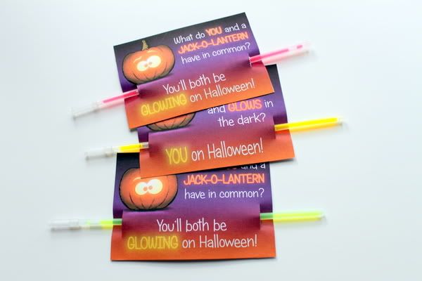 20+ Non-Candy Halloween Treats on { lilluna.com }!! Fun and cute little treats, perfect as party favors, gifts, and goodies!