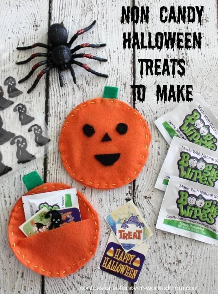 20+ Non-Candy Halloween Treats on { lilluna.com }!! Fun and cute little treats, perfect as party favors, gifts, and goodies!